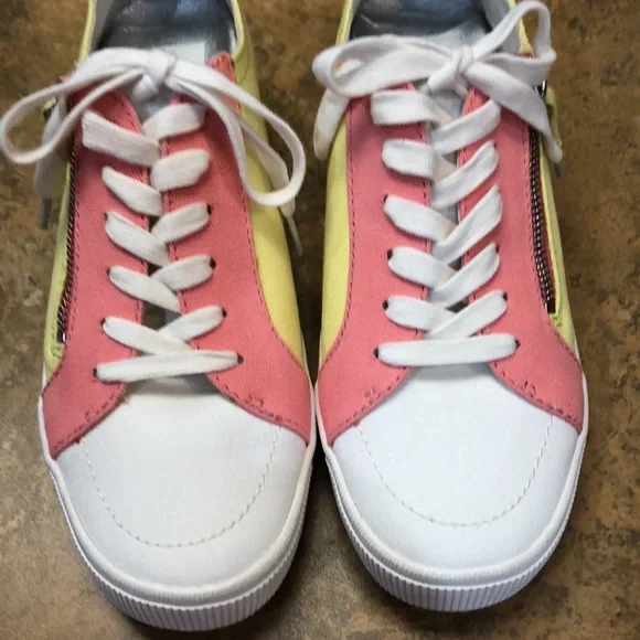 Dolce Vita Zaza Retro Sneakers - Picture 5 of 15